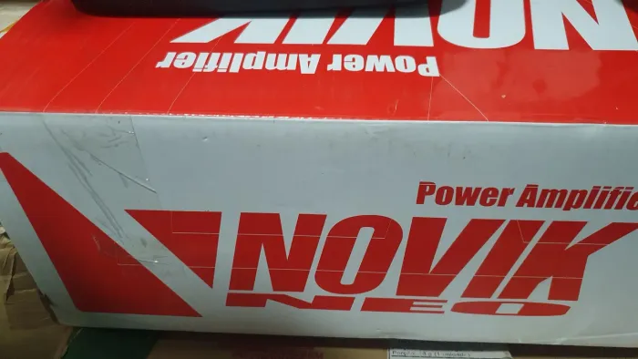 Amplificador novik 2500w RMS 