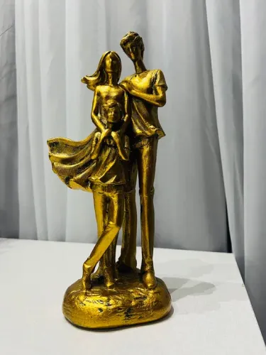 Escultura Família Estatueta Pai Mãe E Filho decoração para casa 