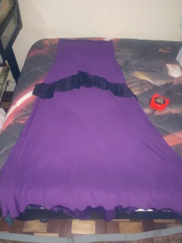 Saia de flamenco roxa com babado em renda preta