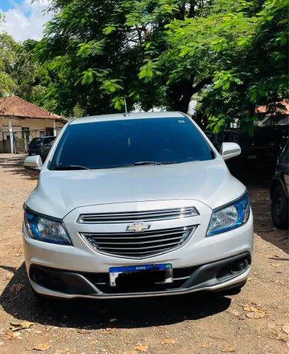 Chevrolet Onix Hatch LT 1.0 8V Flex Power Mec. 4P 2013