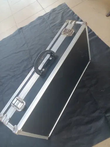 Maleta hard case para pedaleira de guitarra e instrumentos