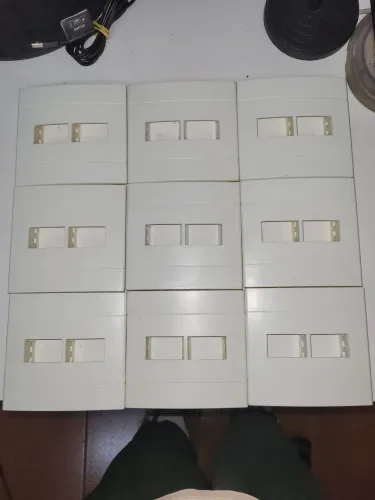 Espelho 4x4 para tomadas e interruptores - Scheneider