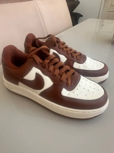 Tenis