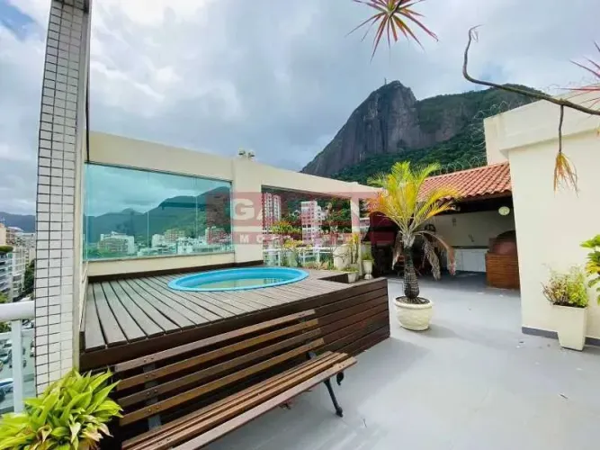 Duplex com piscina privativa, espaço gourmet, vista para Lagoa, e para o Cristo Redentor