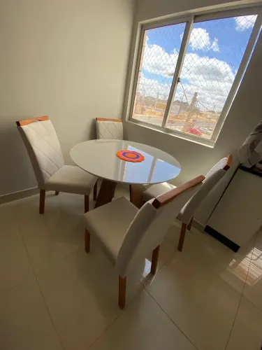 CONJUNTO DE MESA REDONDA CELESTE 4 LUGARES*_ Valor: R$ 1.449,00 