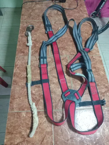 Vendo cinto de segurança completo 