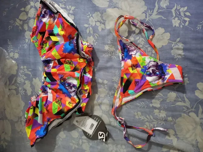 Biquini Colorido com Caveiras M