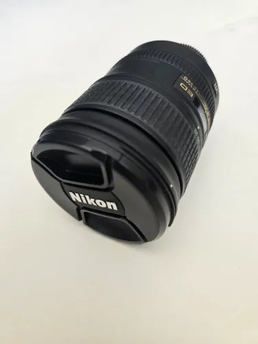 Lente Nikon 28-300mm f/3.5-5.6G ED VR Full Frame