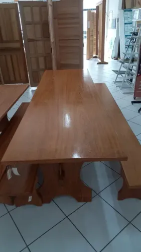 MESA CHURRASCO COM PRANCHA 3CM X 88CM X 2,00 MTS  COM 2 BANCOS ENVERNIZADO