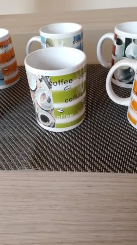 CANECA DE CAFÉ DE PORCELANA ALTURA 9CM