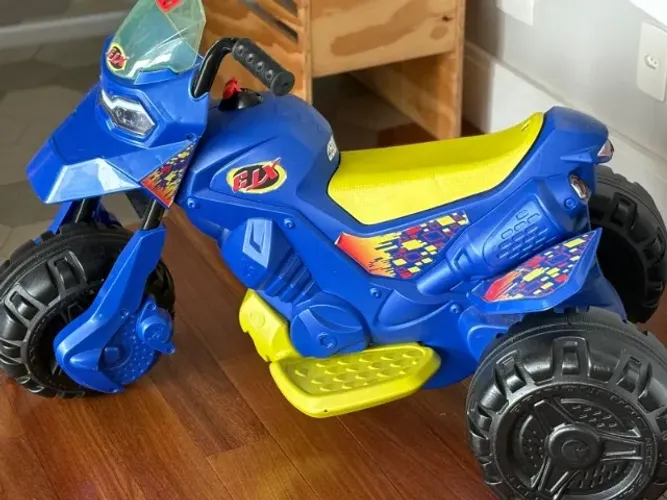 Moto Eletrica Xt3 6V Titanium - Bandeirante