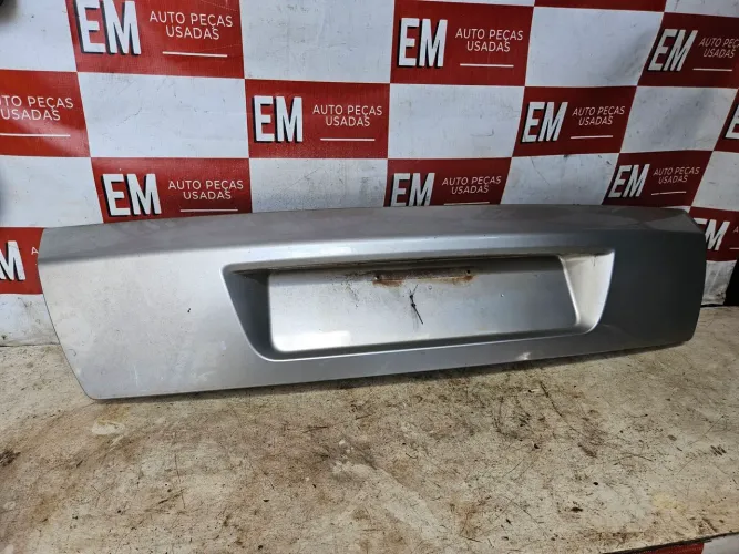 Moldura da tampa traseira citroen C4 picasso 5 lugares