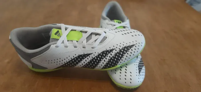 Chuteira Adidas Predator Accuracy