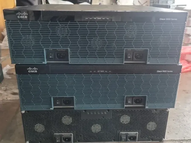 Roteador Cisco 3825