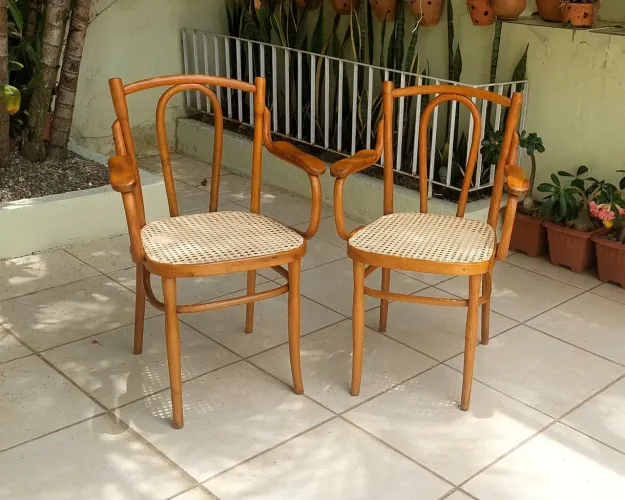 Par de Cadeiras de  braços Thonart Thonet