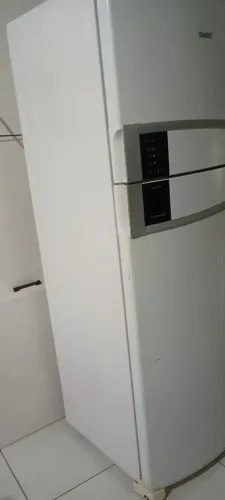 Geladeira gigante semi nova 