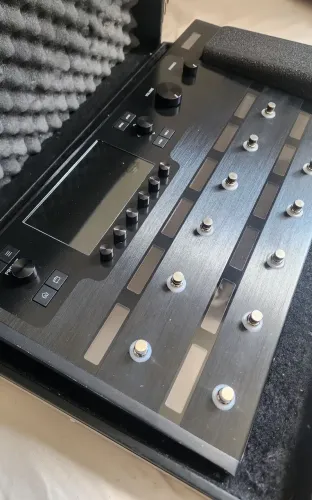 Line 6 Helix Floor + Hard Case<br>
