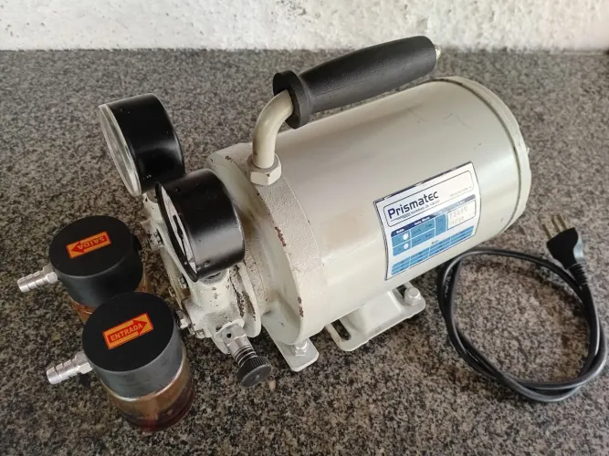 Bomba de vácuo e compressor