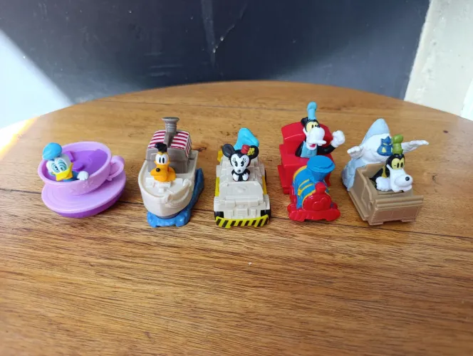 Mickey & Minnie's Runaway Railway Disney McDonald's 2020 Pato Donald, Pluto, Pateta, Minie