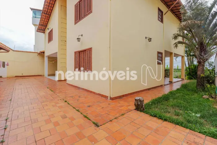 Casa 04 quartos 04 vagas para locação ou venda no Havaí