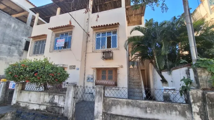 Casa em Paul, 3 quartos, 2 banheiros, varanda e terraço