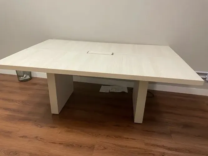 Mesa de Reunião Branca