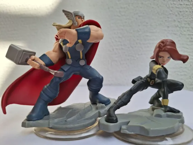 Disney Infinity - Kit promocional - 2 personagens Thor e Viúva Negra