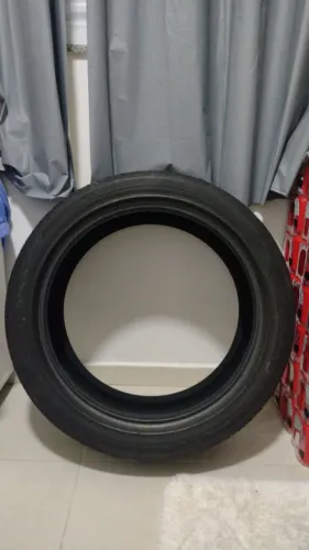 Pneu Hankook 242/45R19