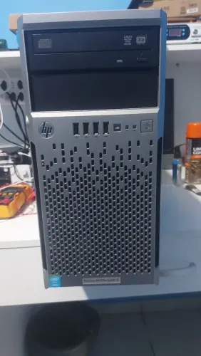Servidor HP PROLIANT ML310E