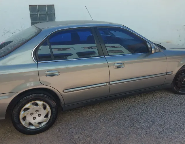 Honda Civic Sedan LX 1.6 16V Mec. 4P 2000