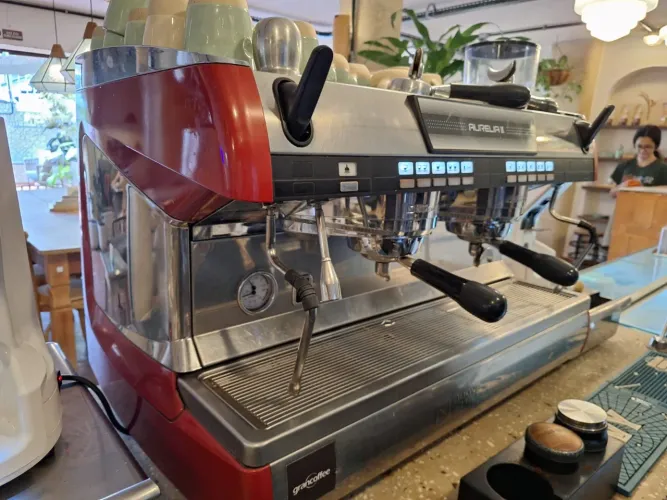 Máquina Espresso Aurélia II + Moedor Nuova Simonelli