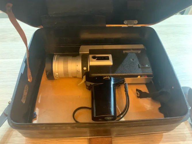 Câmera Canon Auto Zoom 518 Super 8