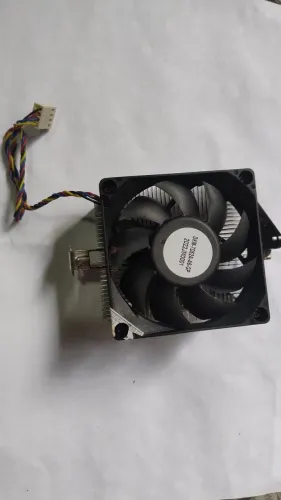 Cooler box básico com dissipador