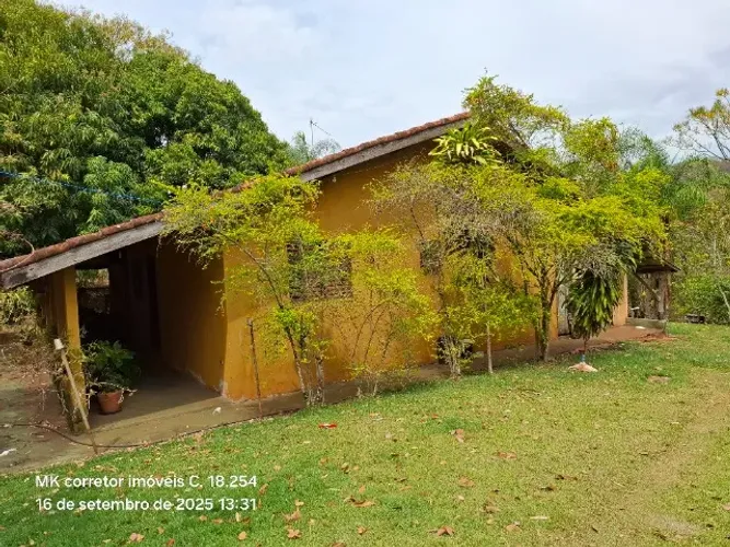 Chácara de 2,00 hectares (20.000,00 m2) com casa na zona sul de Ibiporã.