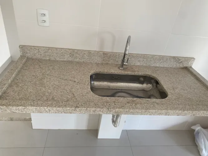 Pia granito com Cuba e torneira