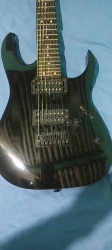 Guitarra Ibanez 7 cordas