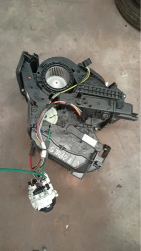 Caixa De Ventilação Fiat Nova Strada Sem Comando Original 