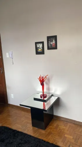 Vendo apartamento mobiliado no Nova Suissa BH, direto com o proprietário.