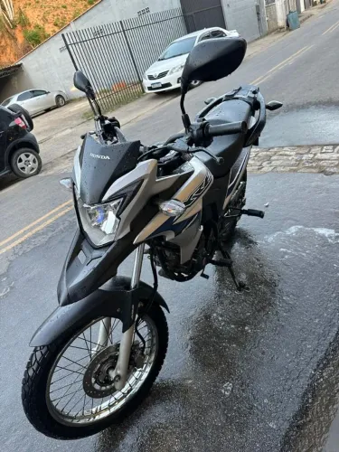 Vendo XRE 190 2019