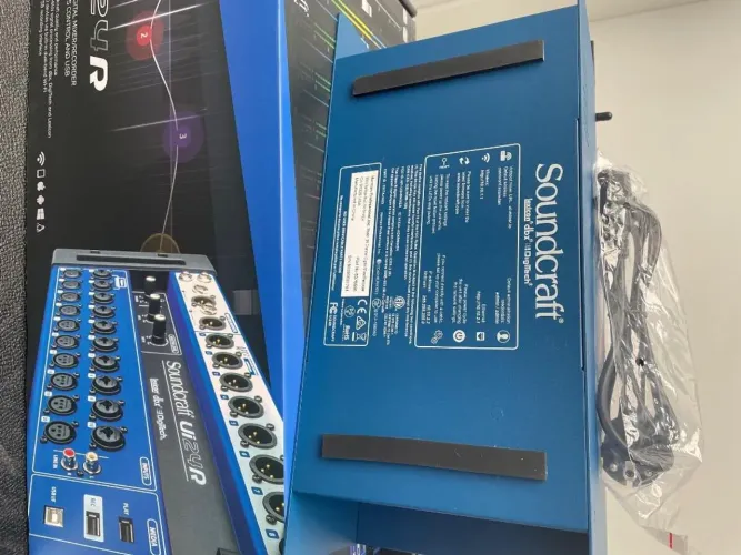 Ui24