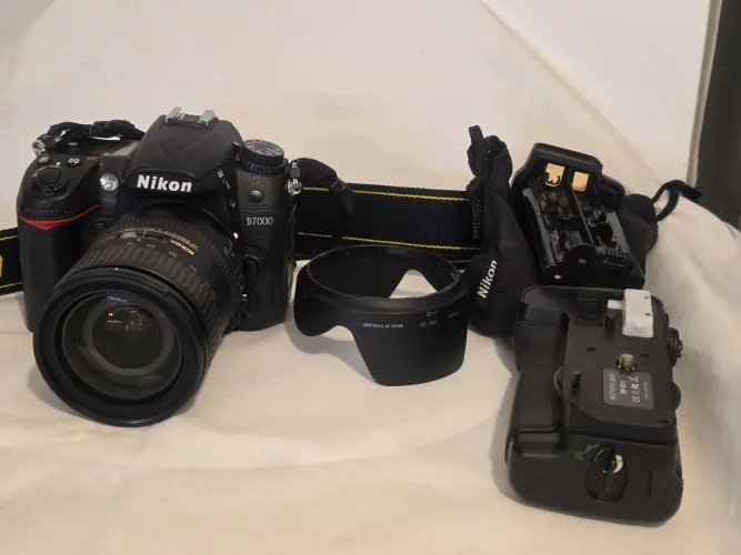 Nikon D7000 com objetiva 16-85mm