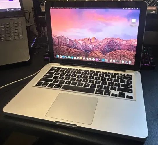 Macbook Pro i5 10GB RAM 120gb de SSD - Bateria Boa 