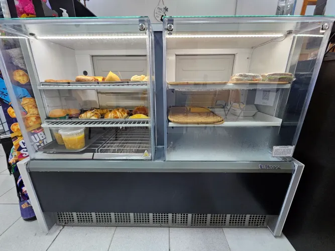 Balcão vitrine gelopar quente frio 220V