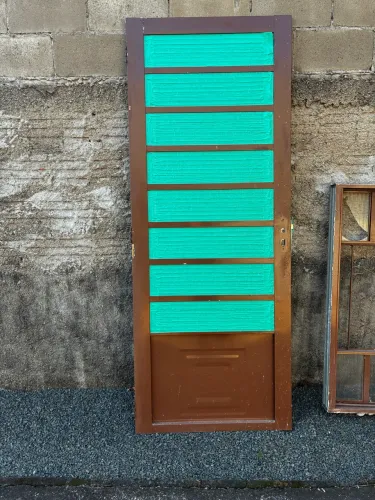 Porta ferro com vidro