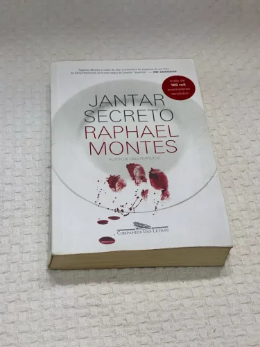 Livro Jantar Secreto - Raphael Montes | Em bom estado