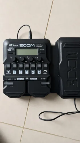 pedaleira zoom g1x four