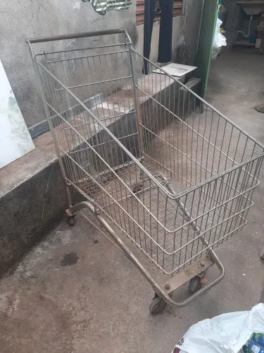 Vendo um carinho de mercado
