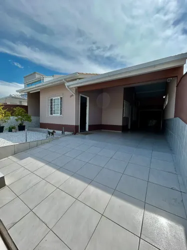 Ampla Casa com Excelente Acabamento - Bairro Madri em Palhoça/SC