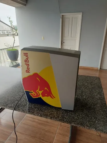 Geladeira Mini RedBull