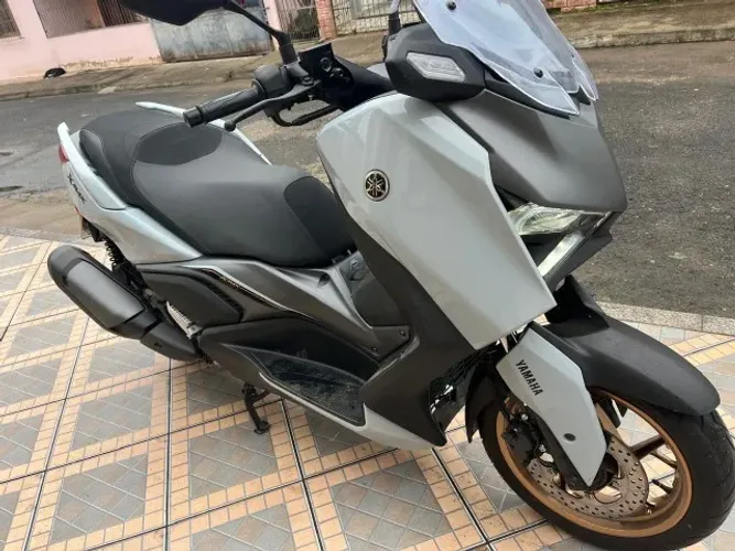 Yamaha Xmax 300cc